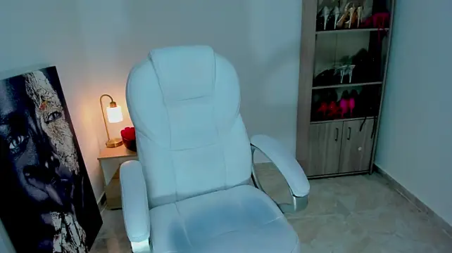 MissRhodes1's Live XXX Chat
