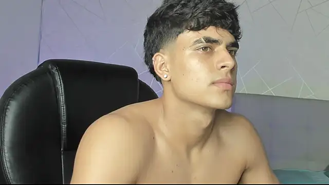 Toji_ferrer Adlı Modelin Canlı XXX Sohbeti