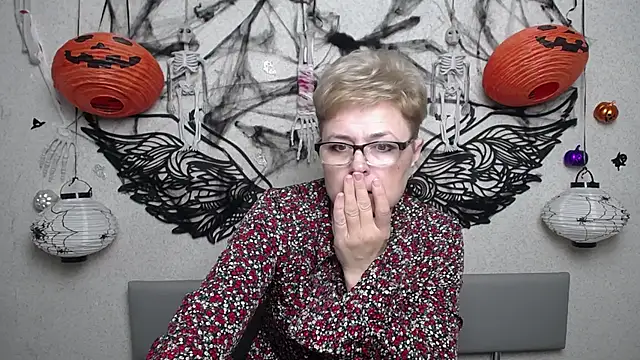 EmiliaGree – Naživo XXX chat
