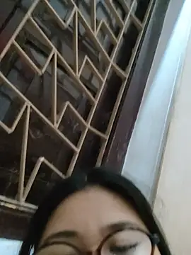 mini27mimi Chat XXX in diretta