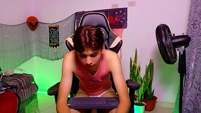 Angel_Dustt1 Adlı Modelin Web Kamerası Şovu