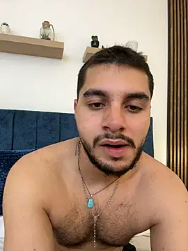AmadeoWild Chat XXX in diretta