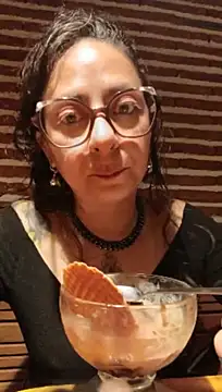 Serena_XYZ élő XXX-chatje