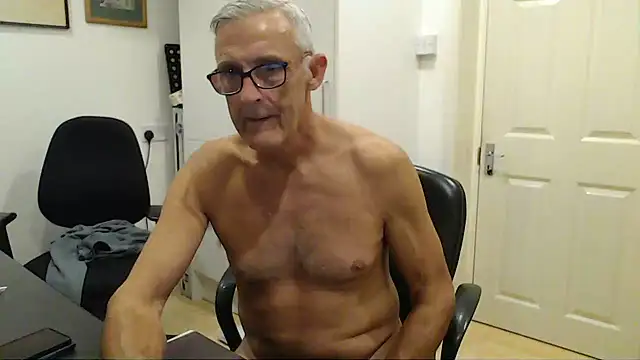 nakedcarpenteruk 在線直播表演