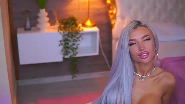 Juicy_Jessye élő XXX-chatje