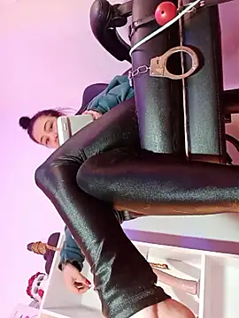 Misscharlottejolie1 élő XXX-chatje