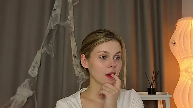 Herminasouth élő XXX-chatje
