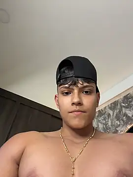 Chat XXX en directo de DilanMiller_