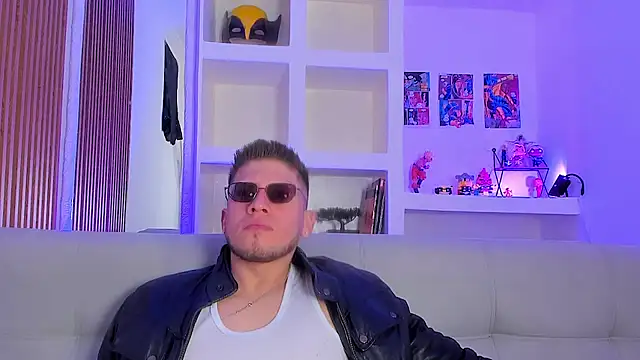 SebastianMaximoff_: онлайн-секс-чат