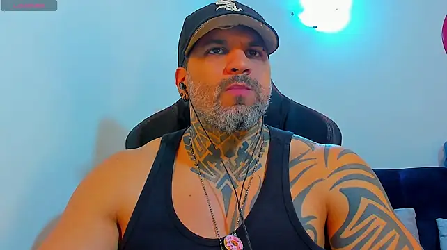 Chat +18 de JoshRigby ao vivo