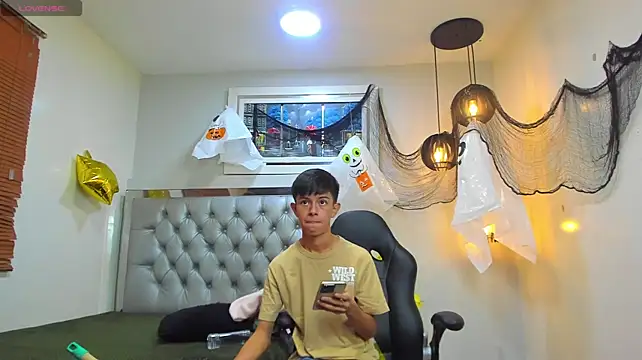 XXX chat uživo modela fem_danny7