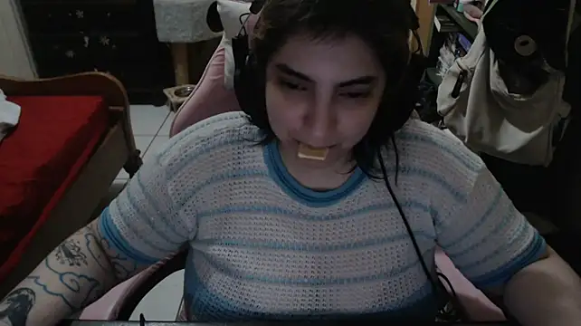 Chat +18 de VictoriaSaintes ao vivo
