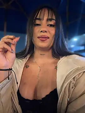 LilacNoir's Live XXX Chat
