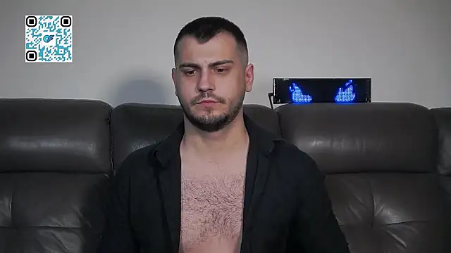 Chatroom XXX en direct de CrazyDom1