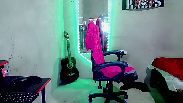 Atom_Hot – Naživo XXX chat