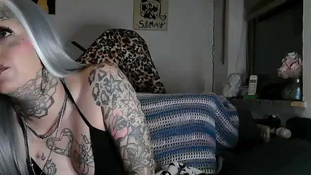 Chat XXX en directo de RoxxyInk