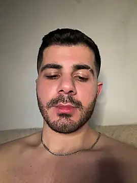 1ilzmn Live XXX chat