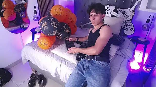Lee_Fukn Live XXX chat