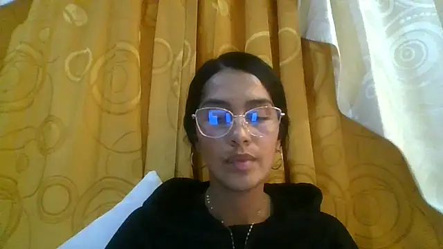Juanabrunette7's Live XXX Chat