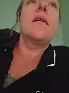 XXX chat uživo modela julimonroe