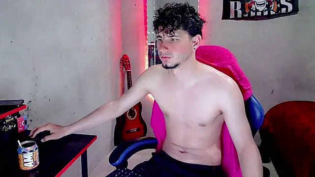 Atom_Hot élő XXX-chatje