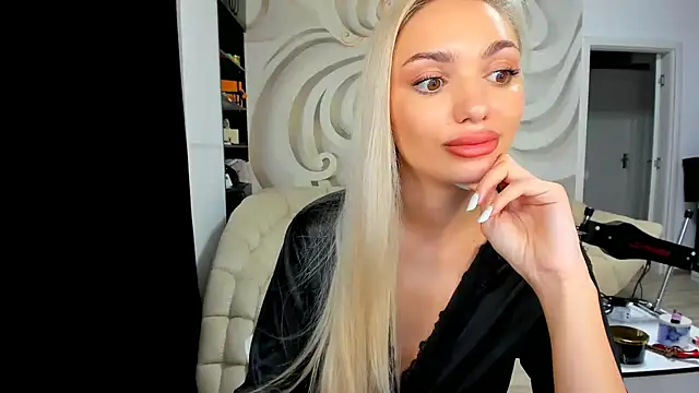 HaleySweet18 élő XXX-chatje