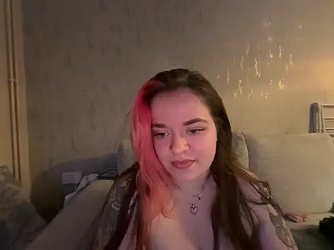 FlirtyFaeUK Adlı Modelin Canlı XXX Sohbeti