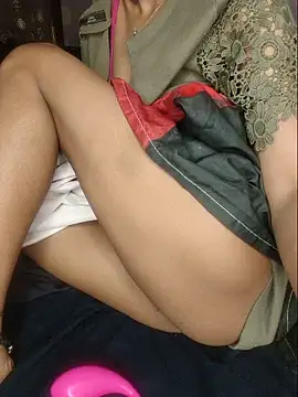 Spicysaxigirl élő XXX-chatje