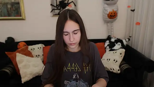 AliceKolltt élő XXX-chatje