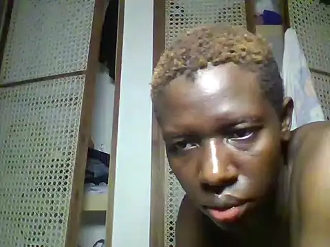 Goldy_petite élő XXX-chatje