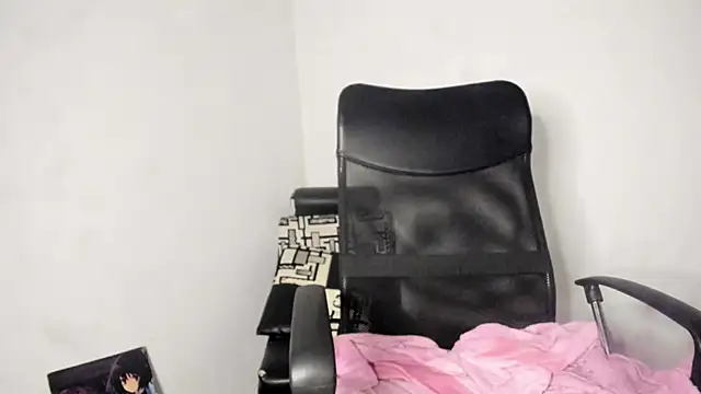 Nathaly_love96 élő XXX-chatje
