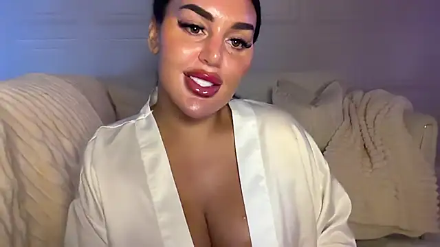 BIGBOOTYELLIEXXX élő XXX-chatje
