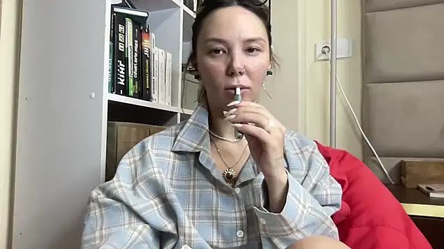 Sweet_Peachyyi élő XXX-chatje