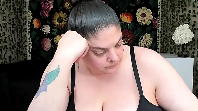 Exxxotic_Melons élő XXX-chatje