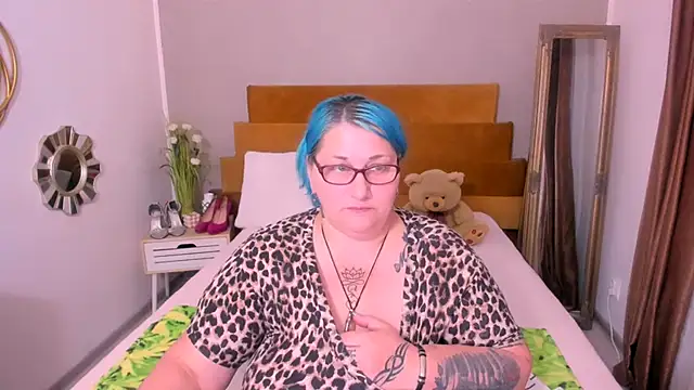 Sugarmommy_69X élő XXX-chatje