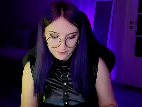 violet-siren-x élő XXX-chatje