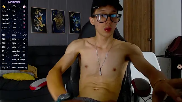 skinny_bigcock02 élő XXX-chatje