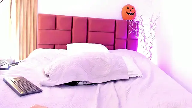 CataleiaLatin – Naživo XXX chat