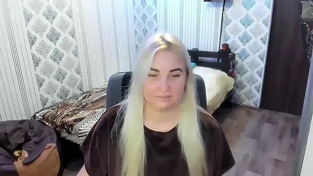 Ledi_Catherin élő XXX-chatje
