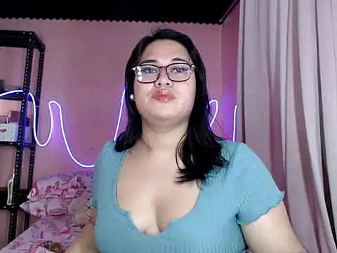 imTHICK_Rebbecca Adlı Modelin Canlı XXX Sohbeti