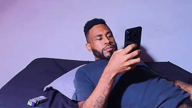 WolfMoreau Live XXX-chat