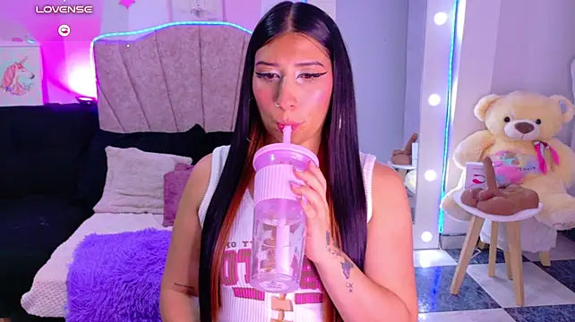 XXX chat uživo modela Sara_Blum