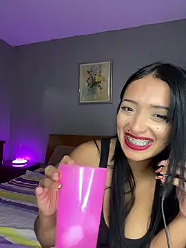 Chat +18 de SaharQamar ao vivo