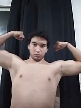 X_xtomas_x Adlı Modelin Canlı XXX Sohbeti