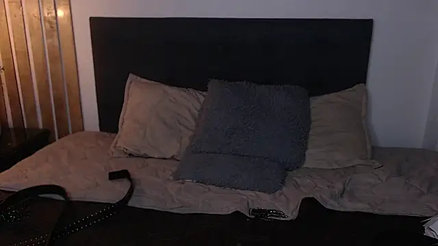 fyreandfox_'s Live XXX Chat