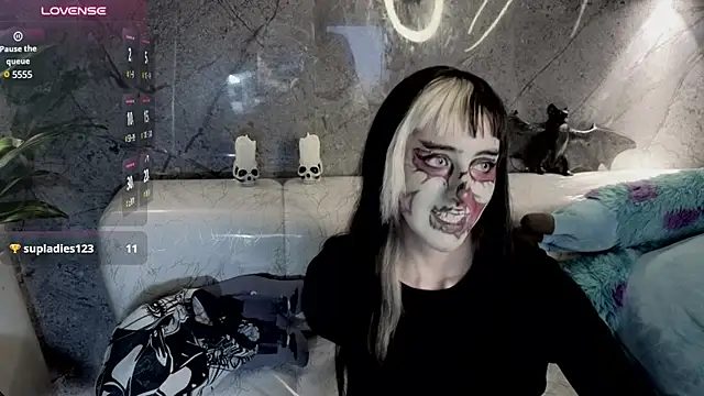 raven_t_'s Live XXX Chat
