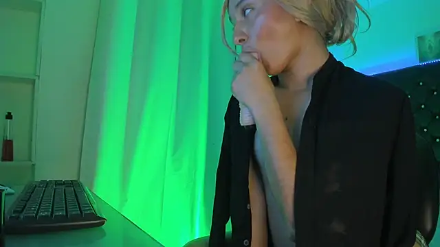 Chat XXX en directo de BellaRoge
