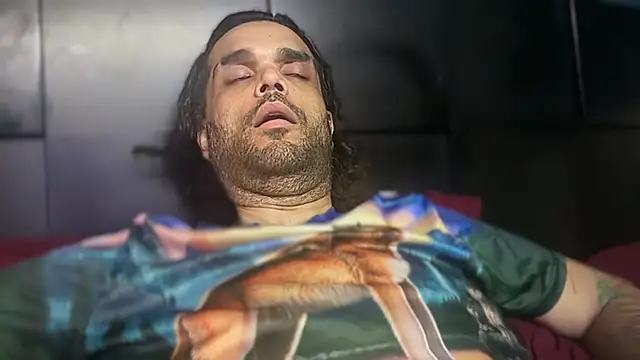 icebergslim281 – Naživo XXX chat