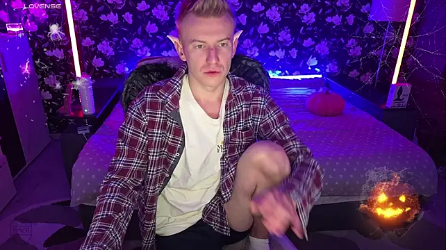 Vuitton live XXX chat