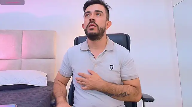 Chat XXX ao vivo de NicoSaint_